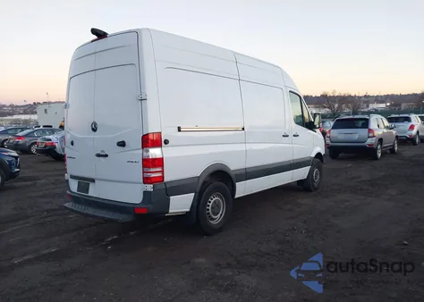2017 Mercedes-Benz Sprinter 2500 Standard Roof V6 из США, поврежденный, VIN WD3PE7CD4HP538382